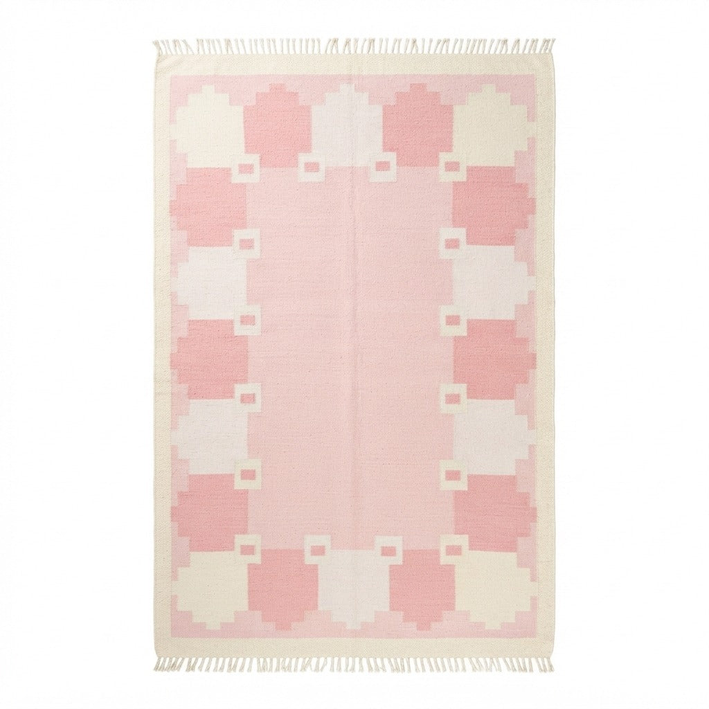 Blush Pink Cotton Flat Weave Rug with Ivory Scalloped Border - studio photo